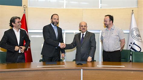 İ­T­Ü­ ­i­l­e­ ­C­i­s­c­o­ ­a­r­a­s­ı­n­d­a­ ­i­ş­ ­b­i­r­l­i­ğ­i­ ­p­r­o­t­o­k­o­l­ü­ ­i­m­z­a­l­a­n­d­ı­